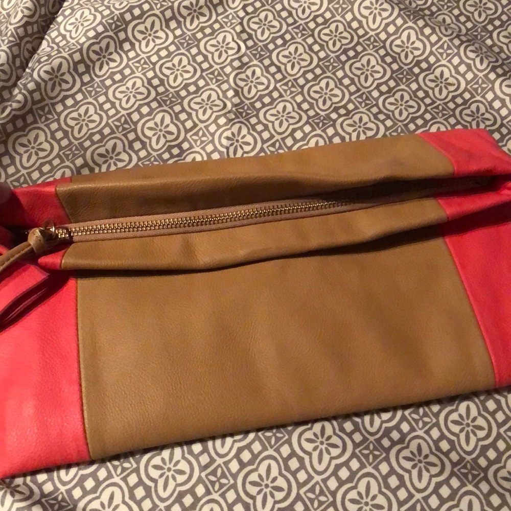 Express Clutch - Picture 2 of 4